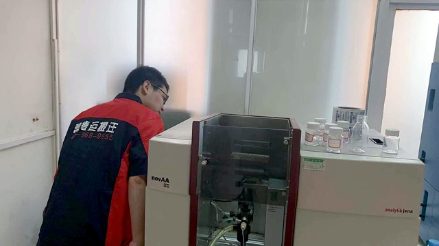 儀器搬遷中玻璃器皿搬運(yùn)注意事項(xiàng)有哪些?幫德運(yùn)小編告訴您