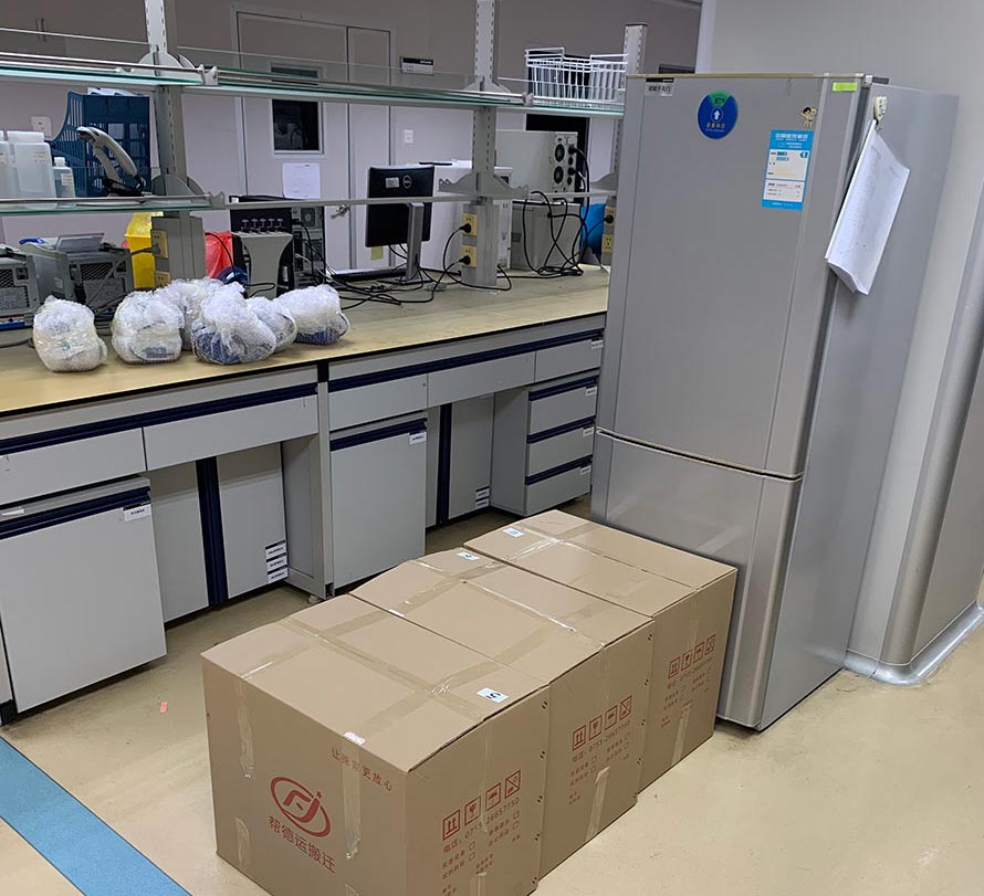 調(diào)試實驗室儀器