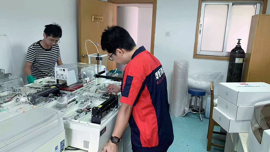 院校搬遷服務(wù)公司搬半自動細(xì)菌鑒定儀時該注意什么